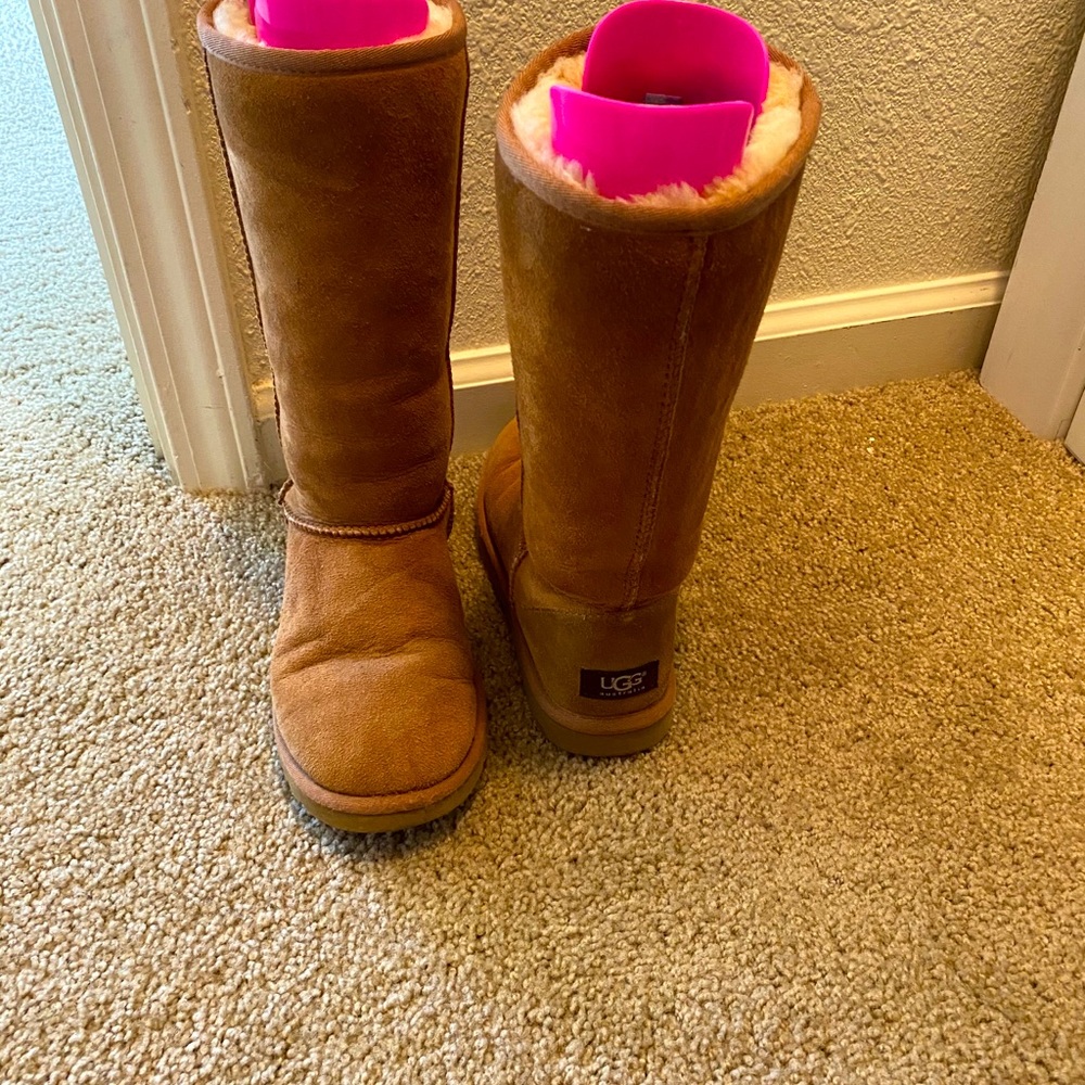 UGG classic tall chestnut women’s 7